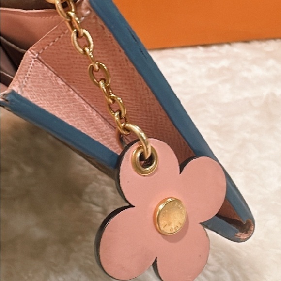 Authentic Louis Vuitton Bloom Flower Wallet✨ - Picture 6 of 16